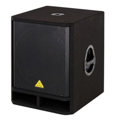 Активный сабвуфер Behringer VQ1800D