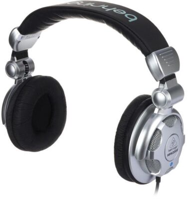 Закрытые наушники Behringer HPX2000